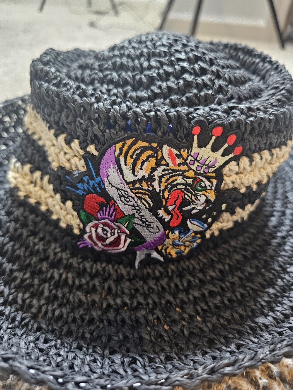 Ed Hardy NWT Black Paper Straw Sun Hat Tiger Embroidered Wide Brim Summer Beach - Picture 2 of 6